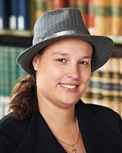 Dr Renae Barker